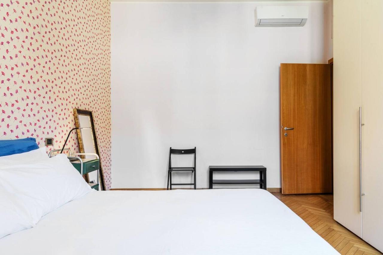 Colored And Spacious Flat Close To Navigli By Easylife Милан Экстерьер фото